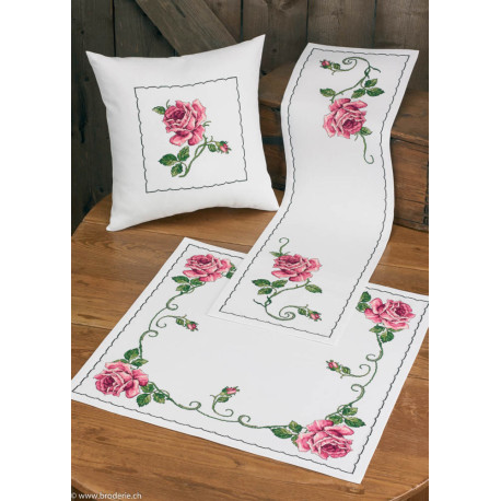 Permin, kit chemin de table Roses (PE75-6816)